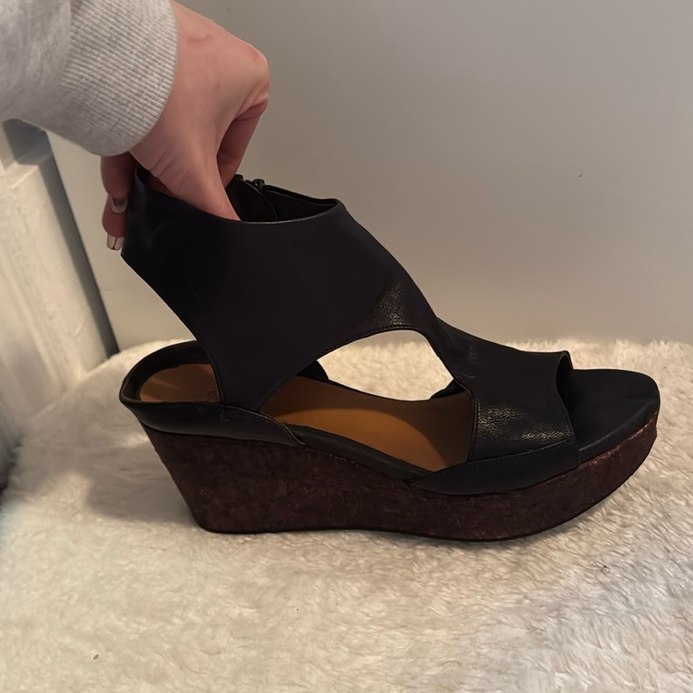 Coclico Leather Wedges